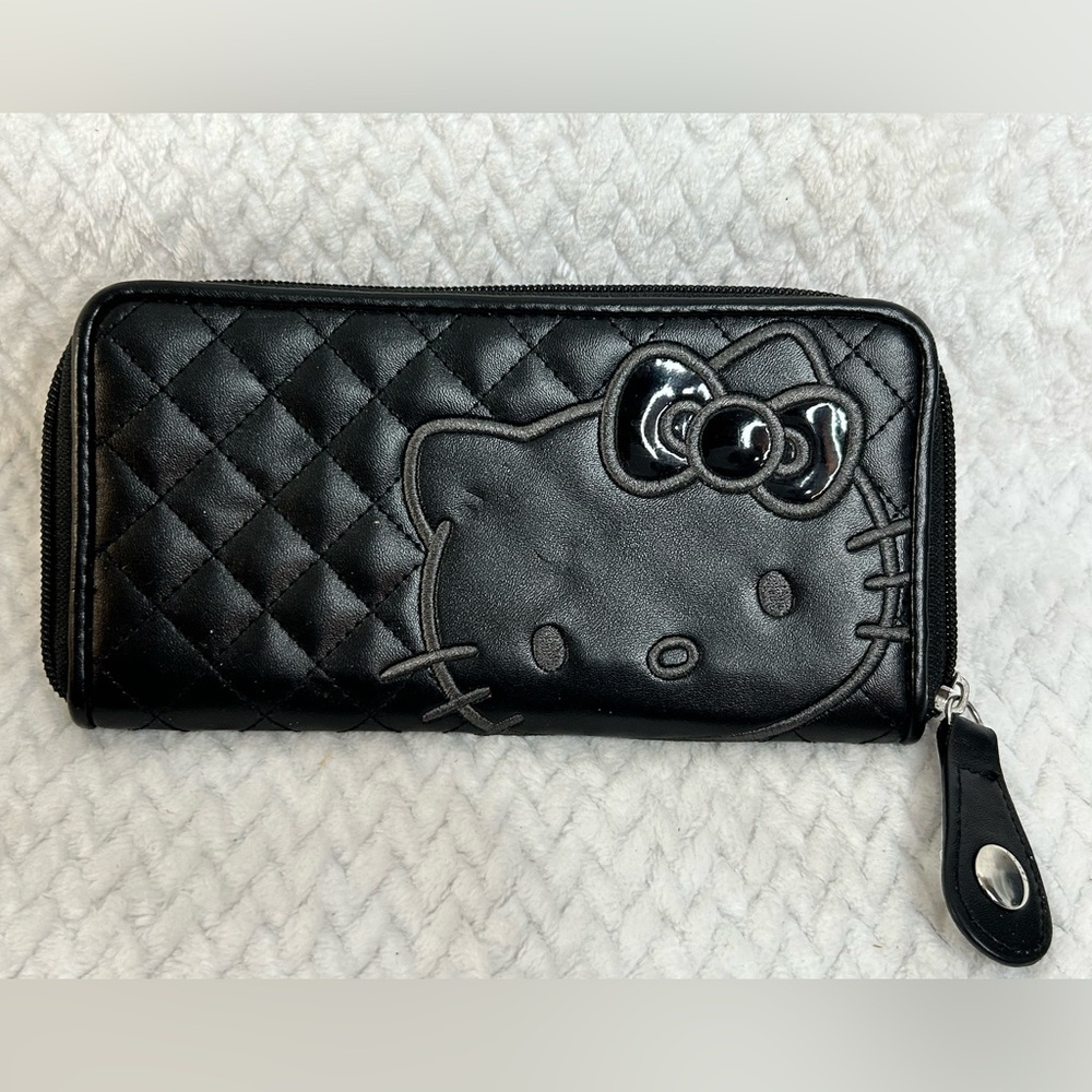 Hello Kitty Sanrio Black Wallet Red Lining HK Print Quilted Ladies Logo Zip Pull